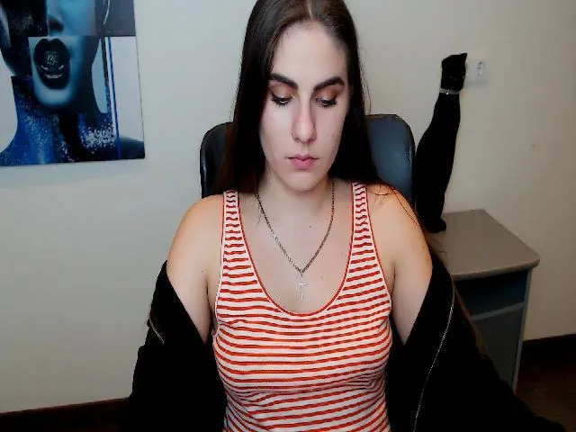 Live sex webcam photo for MollyKiss_ #271688435