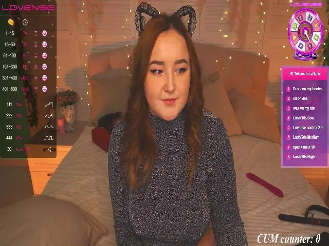 Live sex webcam photo for MollyLoo #271994314