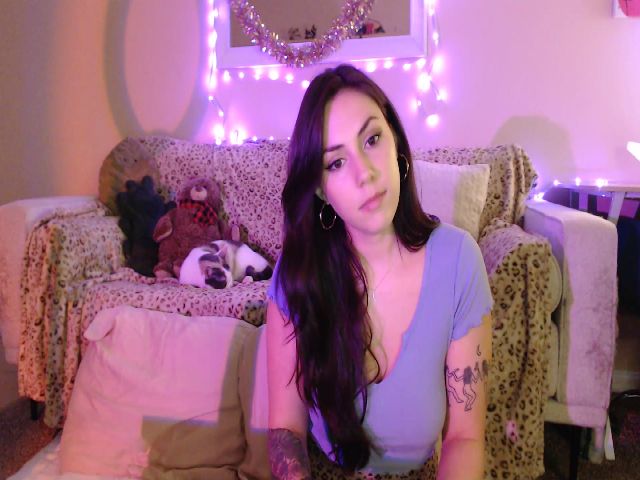 Live sex webcam photo for MollyMaeve #273707148