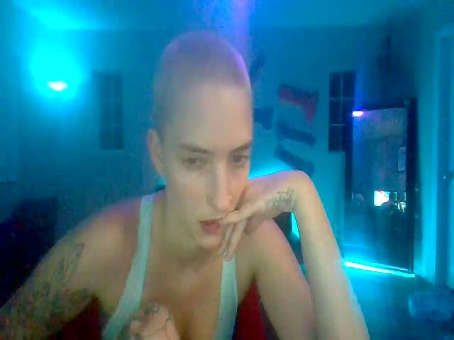 Live sex webcam photo for MollyMeowz #272050429