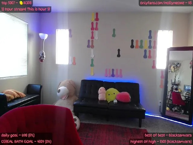 Live sex webcam photo for MollyMeowz #274597189