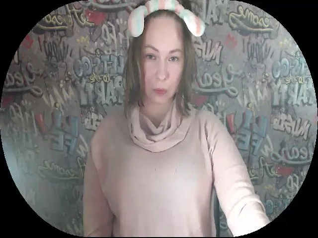 Live sex webcam photo for MollyMey #272441137