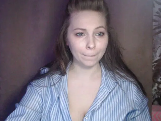Live sex webcam photo for MollyMey #272674990