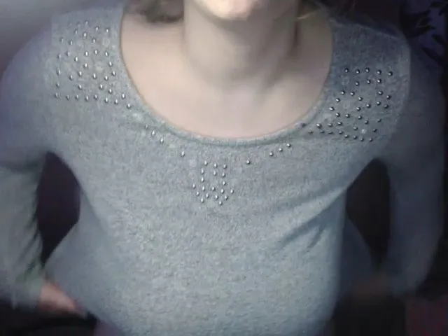 Live sex webcam photo for MollyMey #272845364