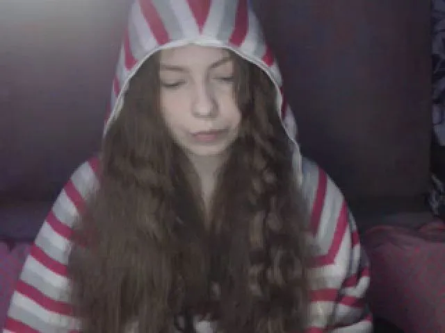 Live sex webcam photo for MollyMey #272965495