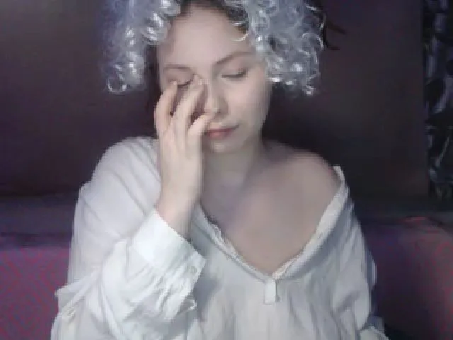 Live sex webcam photo for MollyMey #273193275