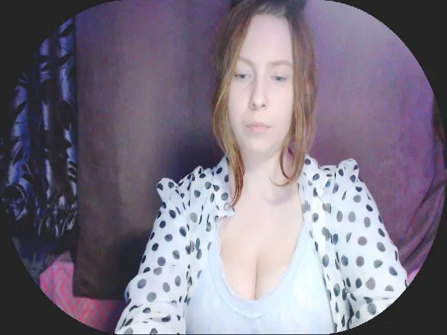 Live sex webcam photo for MollyMey #273300367