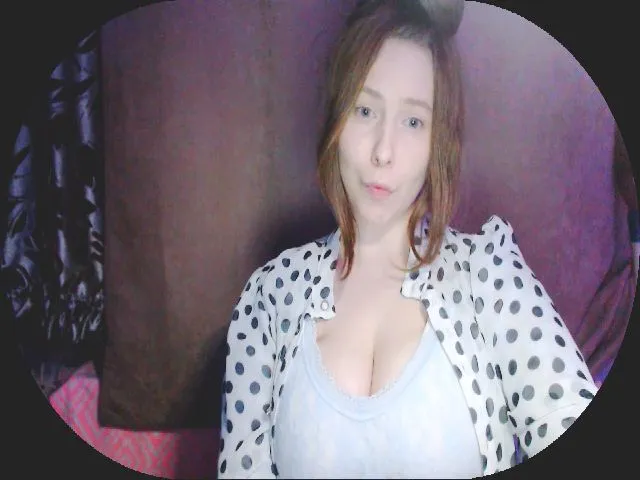 Live sex webcam photo for MollyMey #273300477