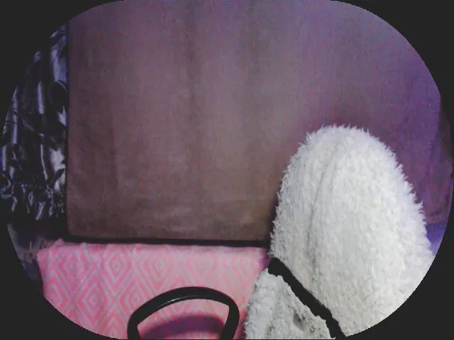 Live sex webcam photo for MollyMey #273317912