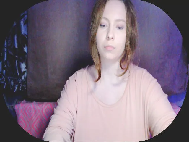 Live sex webcam photo for MollyMey #273319087