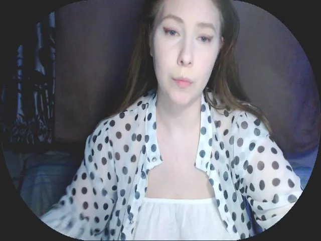 Live sex webcam photo for MollyMey #273420882