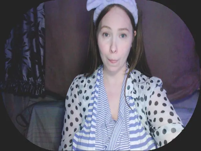 Live sex webcam photo for MollyMey #273452973