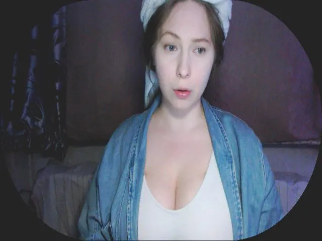 Live sex webcam photo for MollyMey #273657666