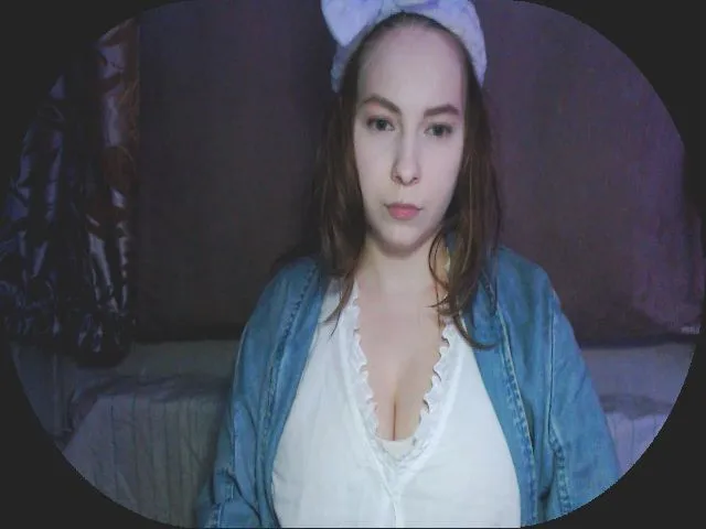 Live sex webcam photo for MollyMey #273676733