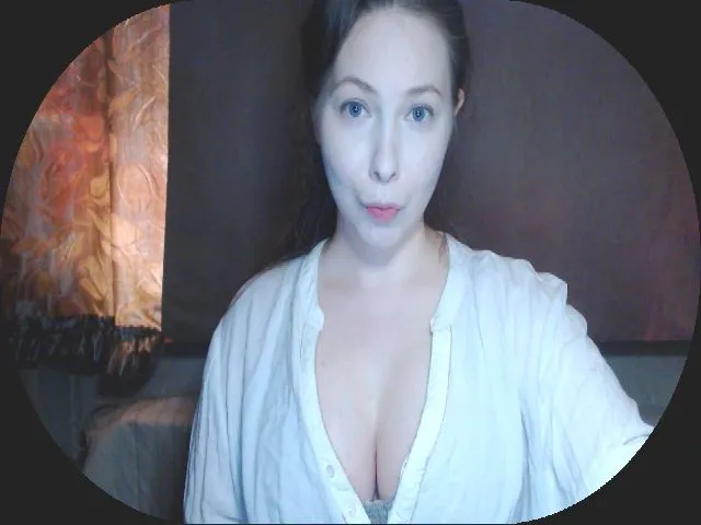 Live sex webcam photo for MollyMey #273739196
