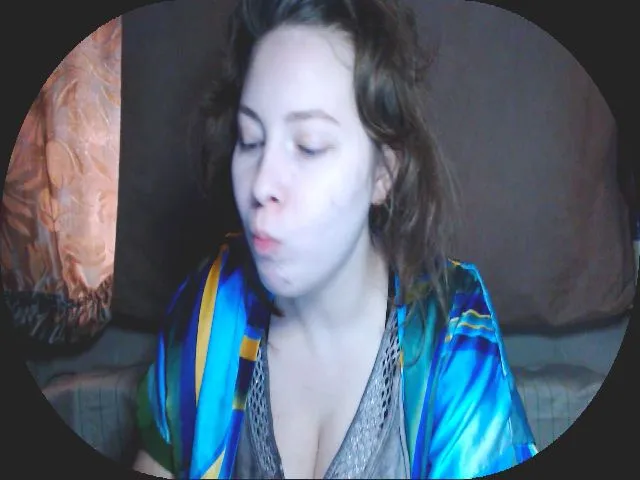 Live sex webcam photo for MollyMey #273822355