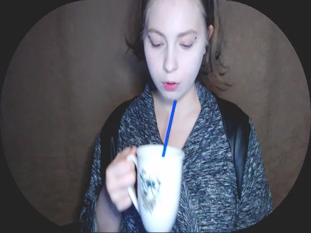 Live sex webcam photo for MollyMey #273980467