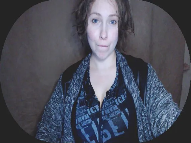 Live sex webcam photo for MollyMey #273991831