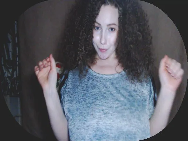 Live sex webcam photo for MollyMey #274035398
