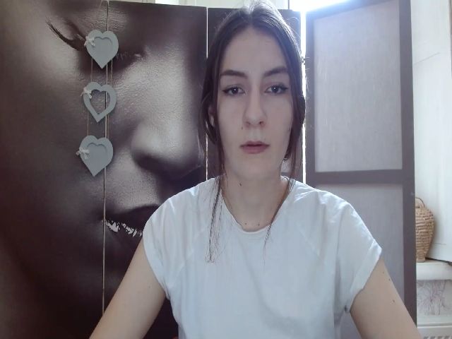 Live sex webcam photo for MollyMon #274481308