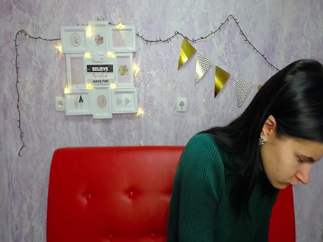 Live sex webcam photo for MollyTravis #272165443