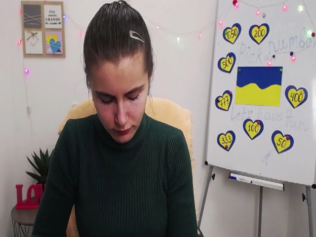 Live sex webcam photo for MollyTravis #272935331