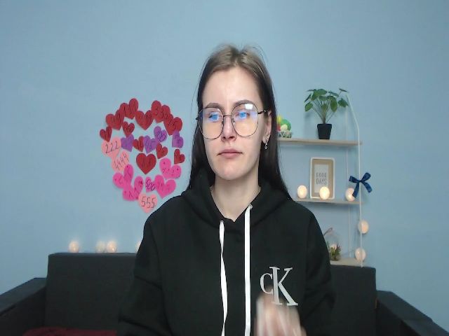 Live sex webcam photo for MollyTravis #273168489