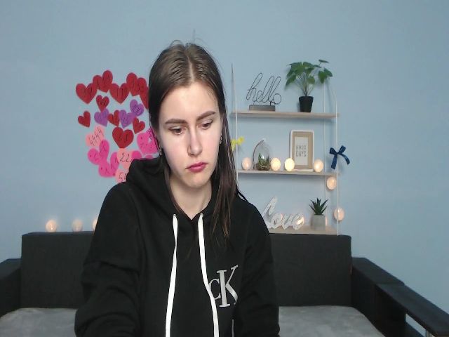 Live sex webcam photo for MollyTravis #273262054