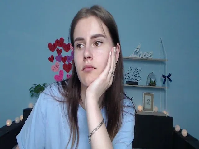 Live sex webcam photo for MollyTravis #273989878