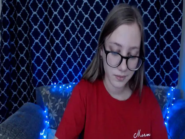 Live sex webcam photo for MollyXss #273954707