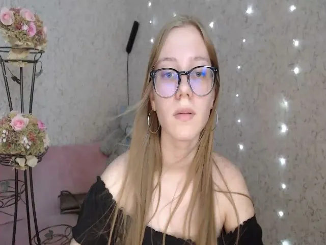 Live sex webcam photo for MollyXss #273978483