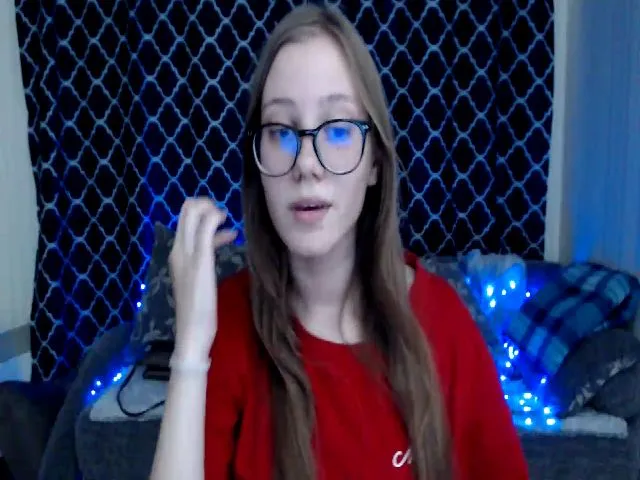 Live sex webcam photo for MollyXss #273990062