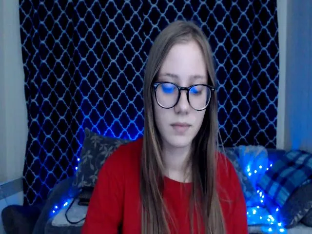 Live sex webcam photo for MollyXss #273992278