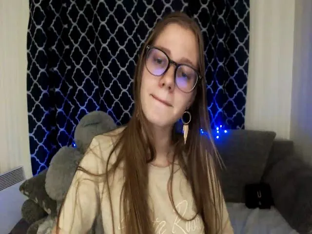 Live sex webcam photo for MollyXss #274158075