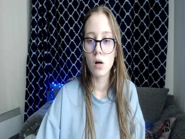 Live sex webcam photo for MollyXss #274199241