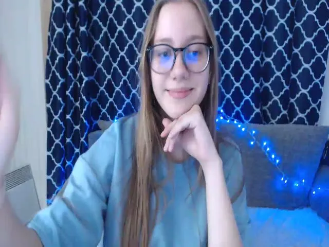 Live sex webcam photo for MollyXss #274209811