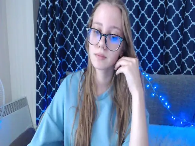 Live sex webcam photo for MollyXss #274212947
