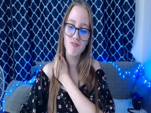 Live sex webcam photo for MollyXss #274230963