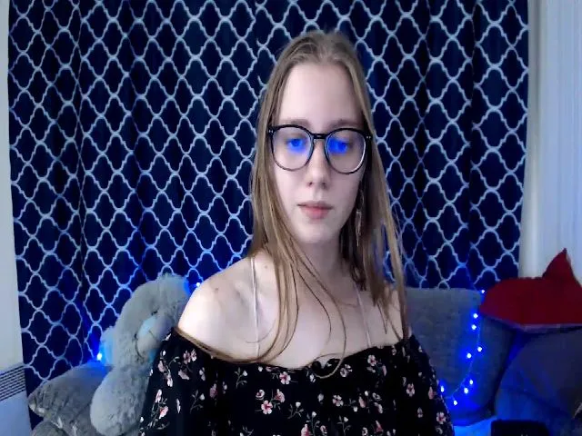 Live sex webcam photo for MollyXss #274260137