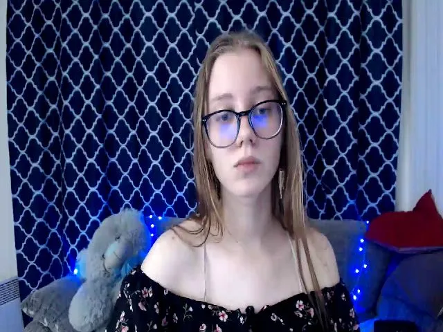 Live sex webcam photo for MollyXss #274260174