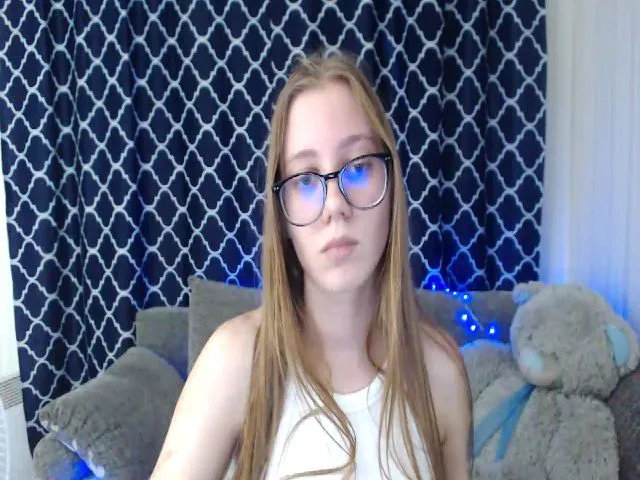 Live sex webcam photo for MollyXss #274331023