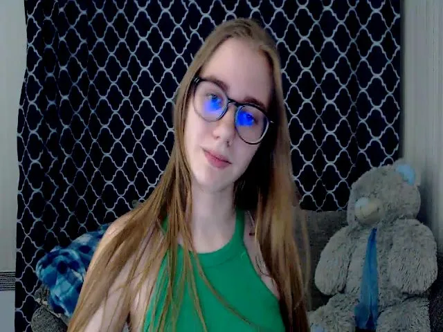 Live sex webcam photo for MollyXss #274405360
