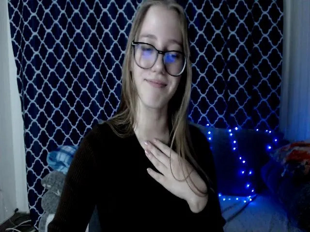 Live sex webcam photo for MollyXss #275090868