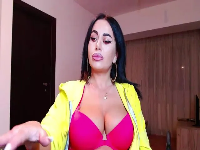 Live sex webcam photo for Mollychaseb #273193378