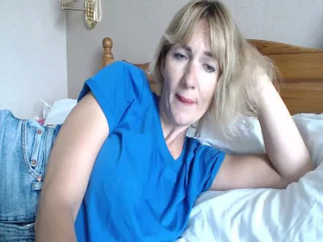 Live sex webcam photo for MonicaChu #274032456