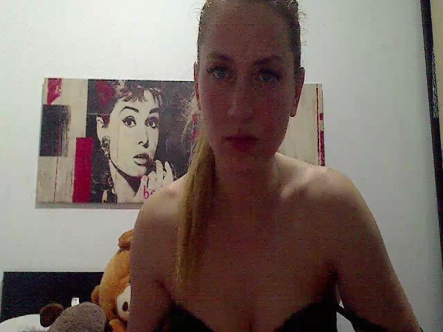 Live sex webcam photo for MonicaDiamond #273639721