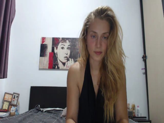 Live sex webcam photo for MonicaDiamond #274426204