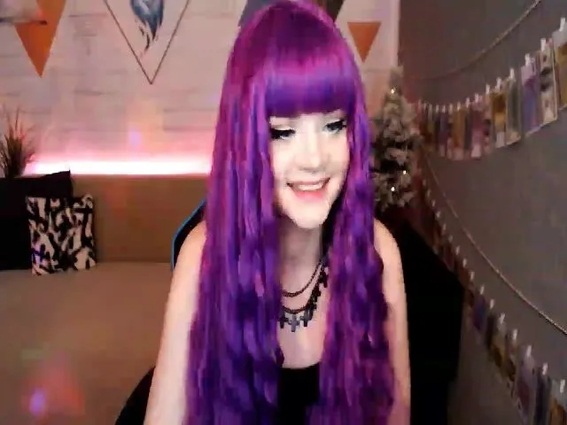 Live sex webcam photo for MonicaHigh #271987690