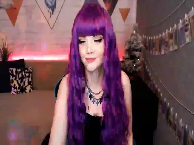 Live sex webcam photo for MonicaHigh #271987943