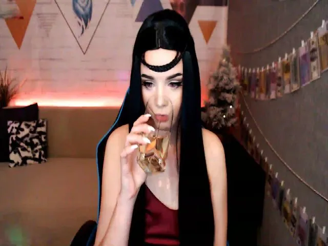 Live sex webcam photo for MonicaHigh #272001623